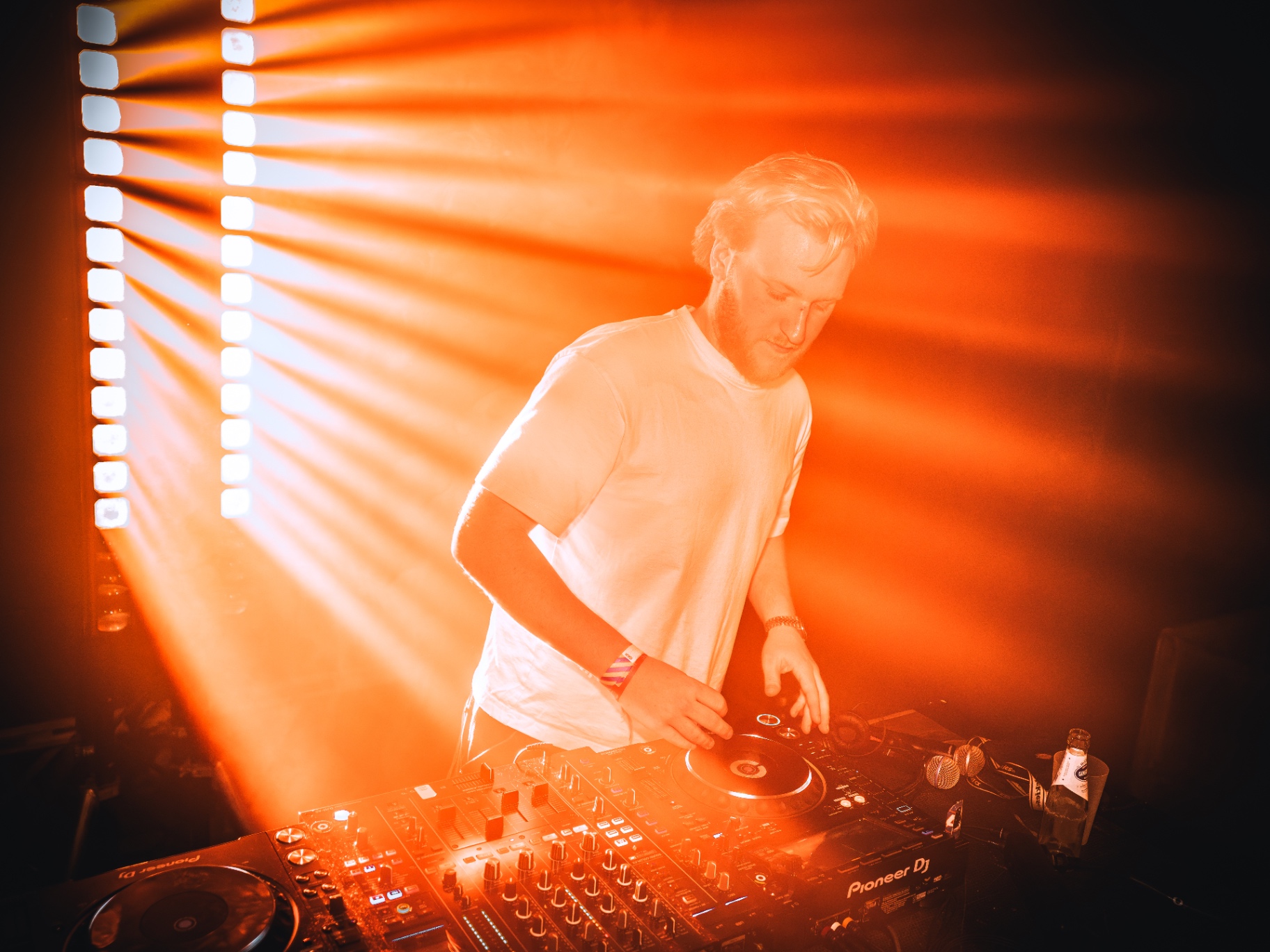 DJ Mau — Orange Wash