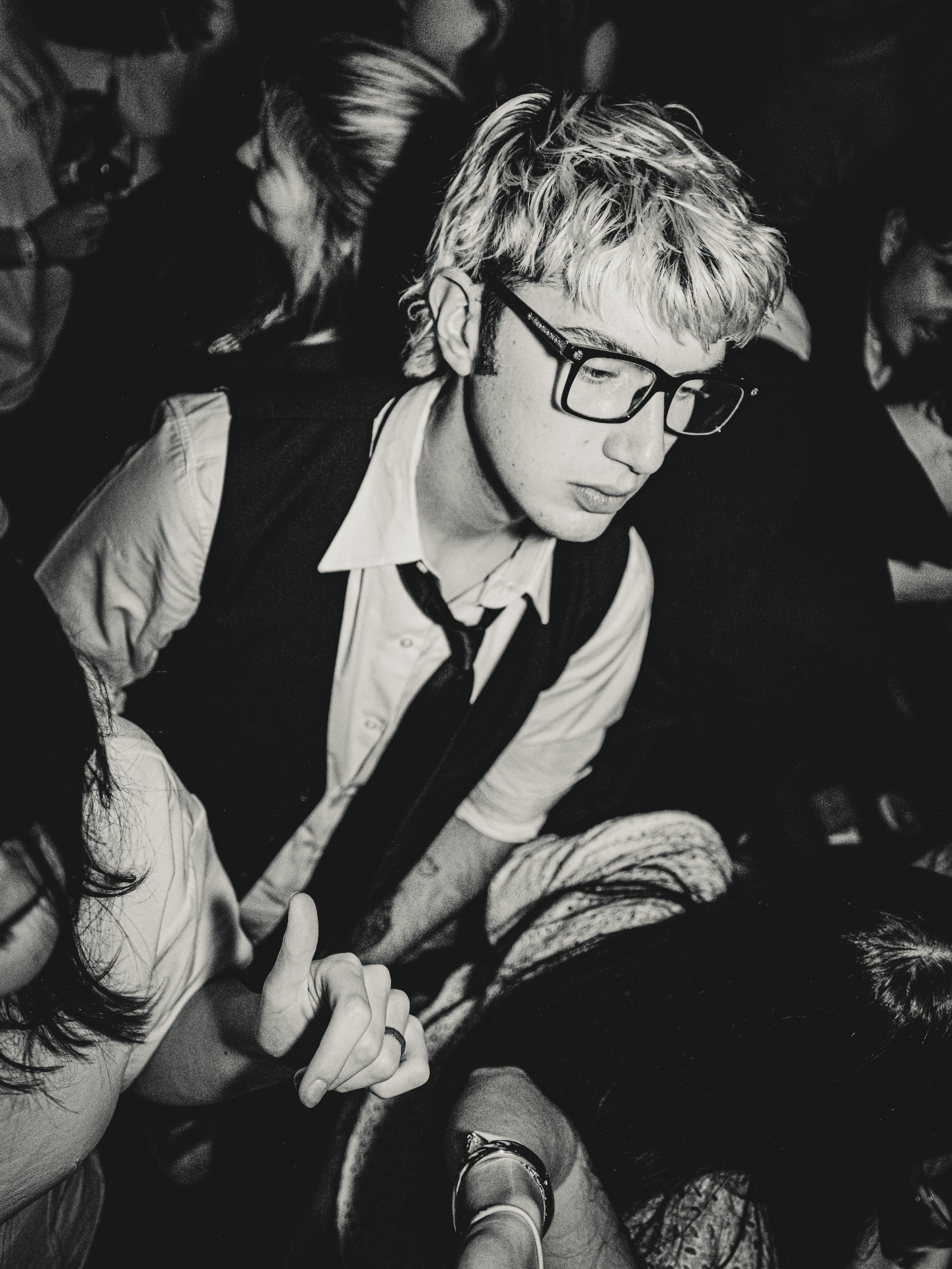 Blonde & Glasses — Dancefloor