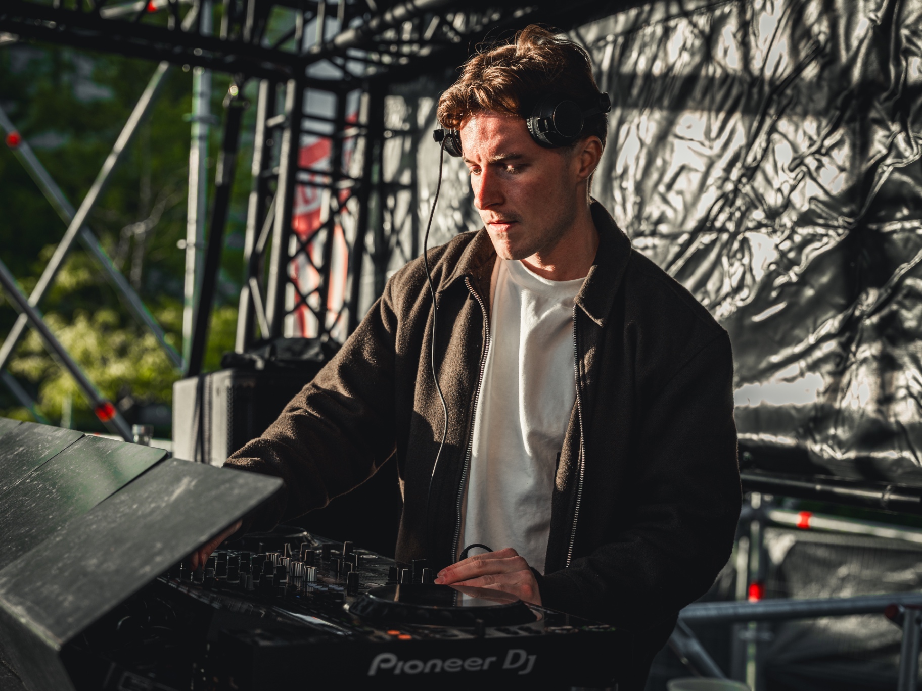 Pre-Set — Golden Light